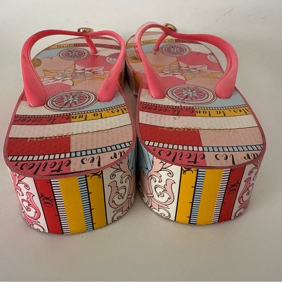 Tory Burch Printed Carved Wedge Flip-flop in Pink Paradise Constellation - Picture 5 of 11